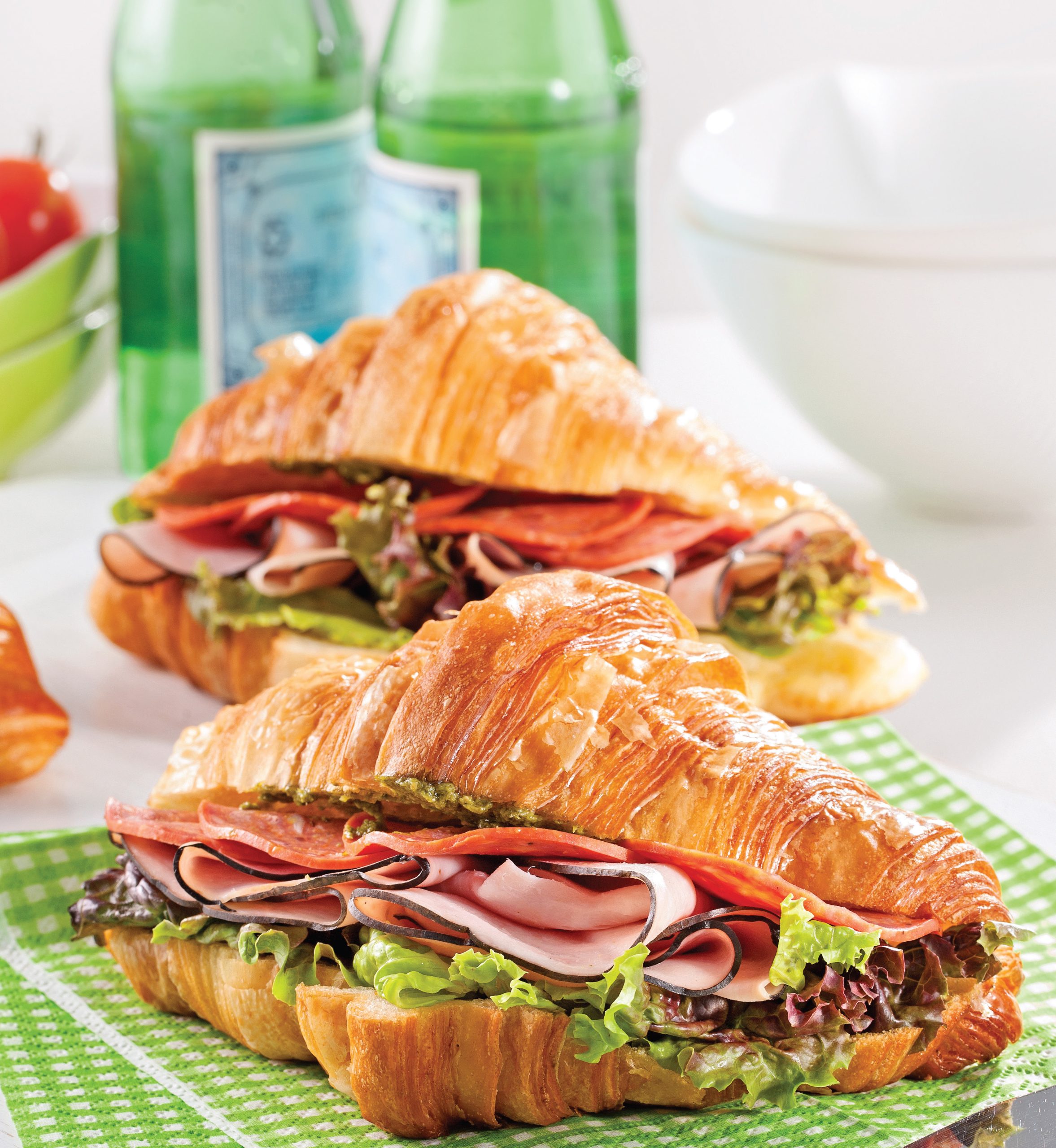 Croissant sandwich italien